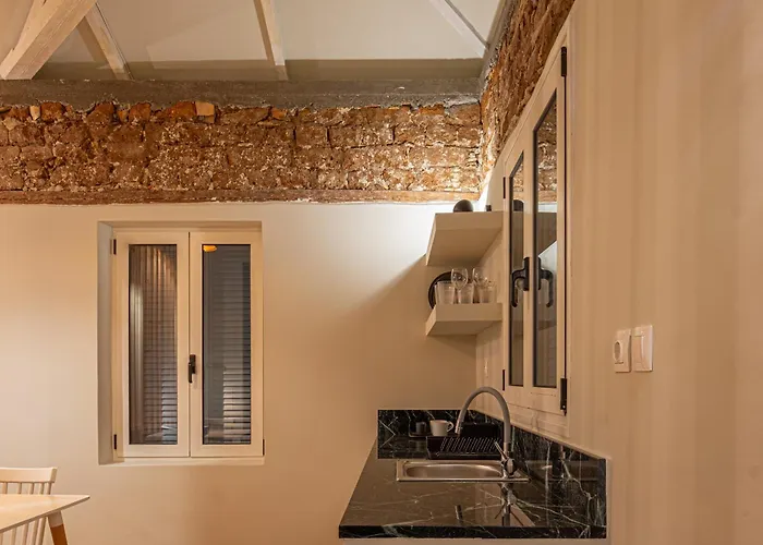 Stone Across Eiffel's Tower - Filiatro 3 Casa vacanze *