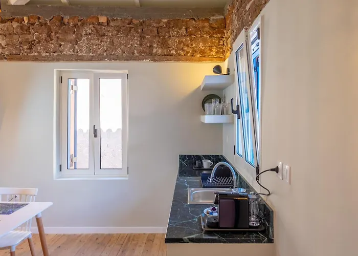 Stone Across Eiffel's Tower - Filiatro 3 Vakantiehuis Filiatra